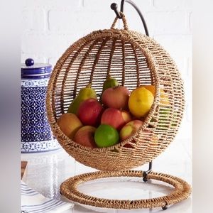 🍏🍎PIER ONE HANDWOVEN WICKER HANGING FRUIT BASKET AND STAND🍏🍎